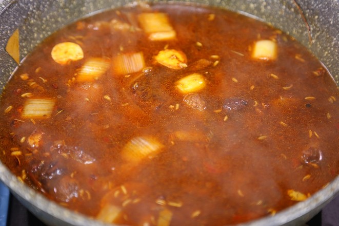 店里牛肉面30一碗，自己做30块全家吃个痛快，牛肉随便添