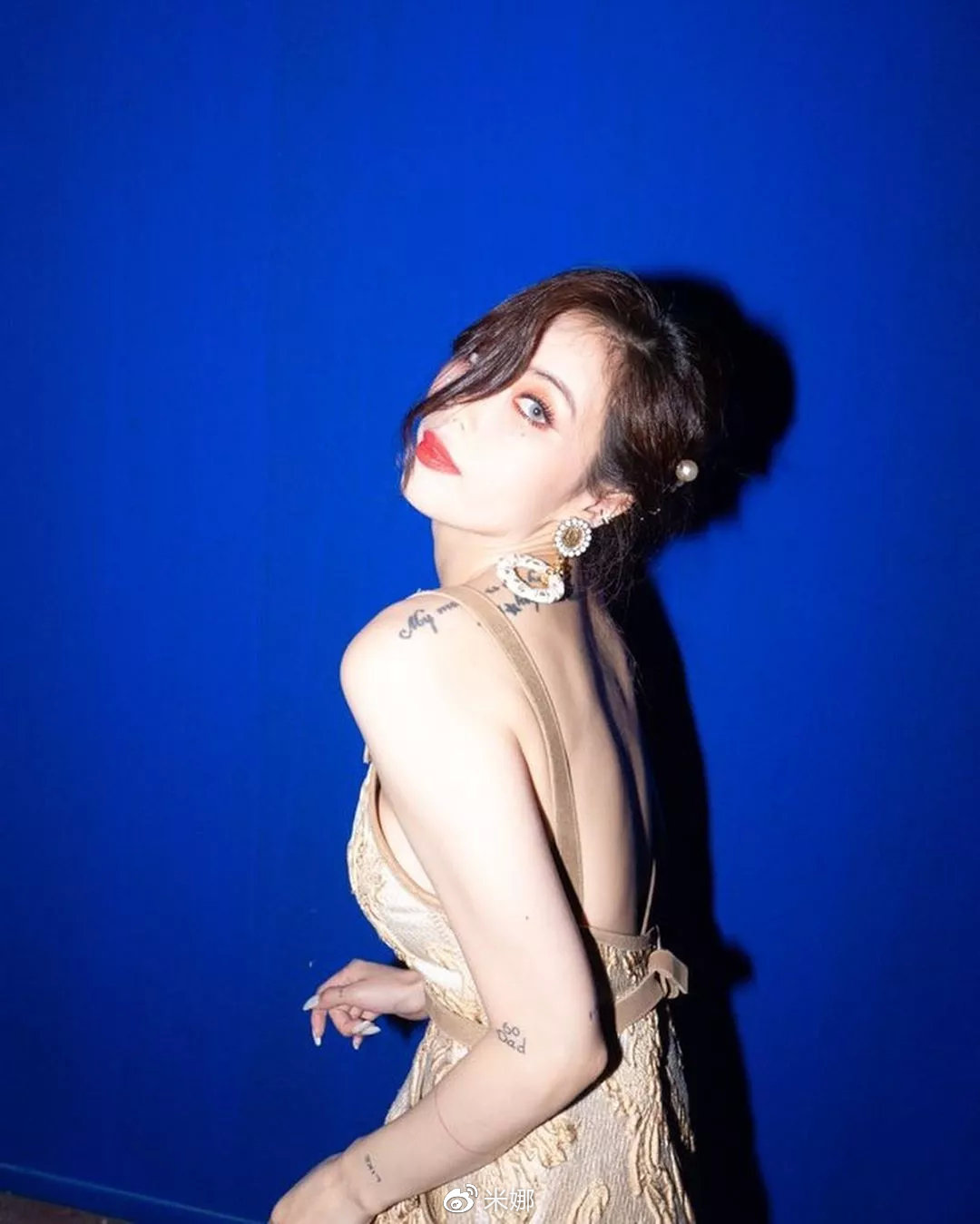 泫雅ins晒美照,泫雅携新作品回归