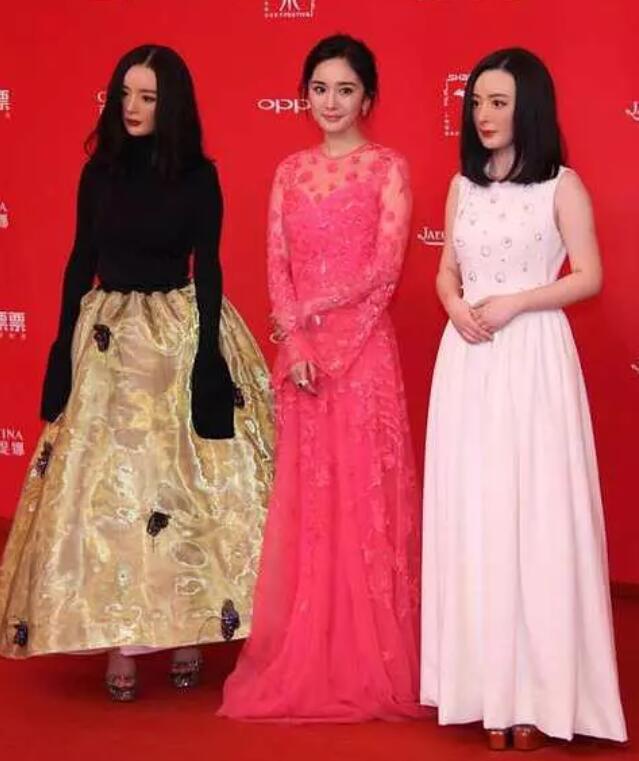 何洁精修图身着山寨裙,修图师救得了何洁