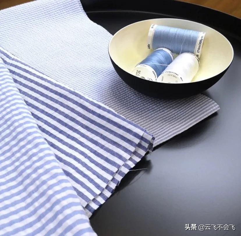 如果你觉得亚*衣麻**服易皱难打理,那泡泡纱单品一定没有理由拒绝