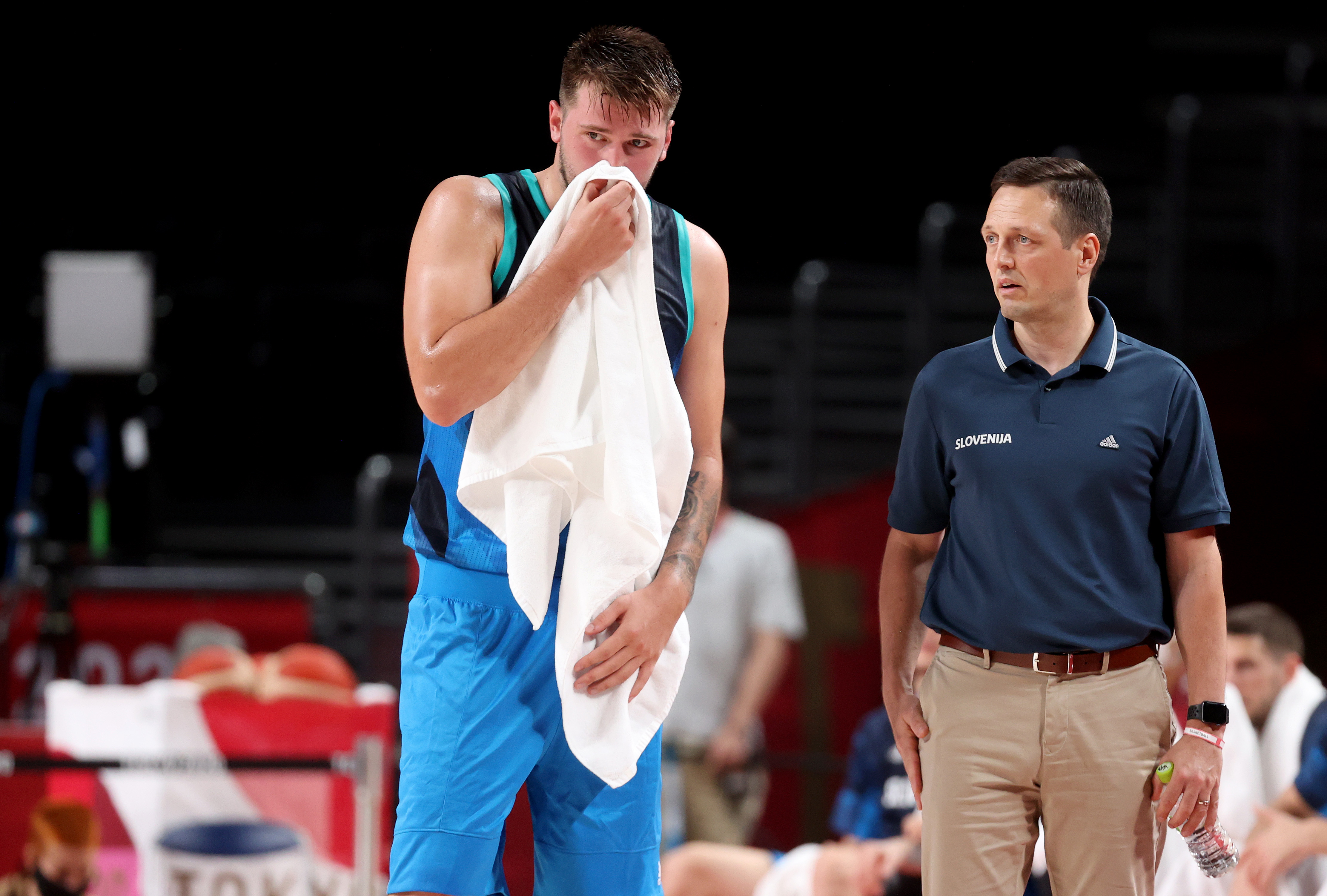 东契奇照片2024,东契奇世界杯照片