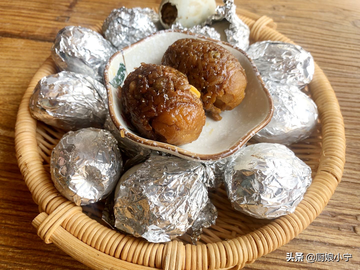 成都适合摆地摊的小吃火爆生意,摆地摊做小吃火爆视频