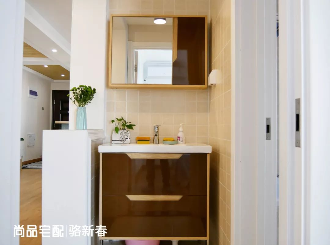 小房间榻榻米带吧台,小户型榻榻米上床下柜一体