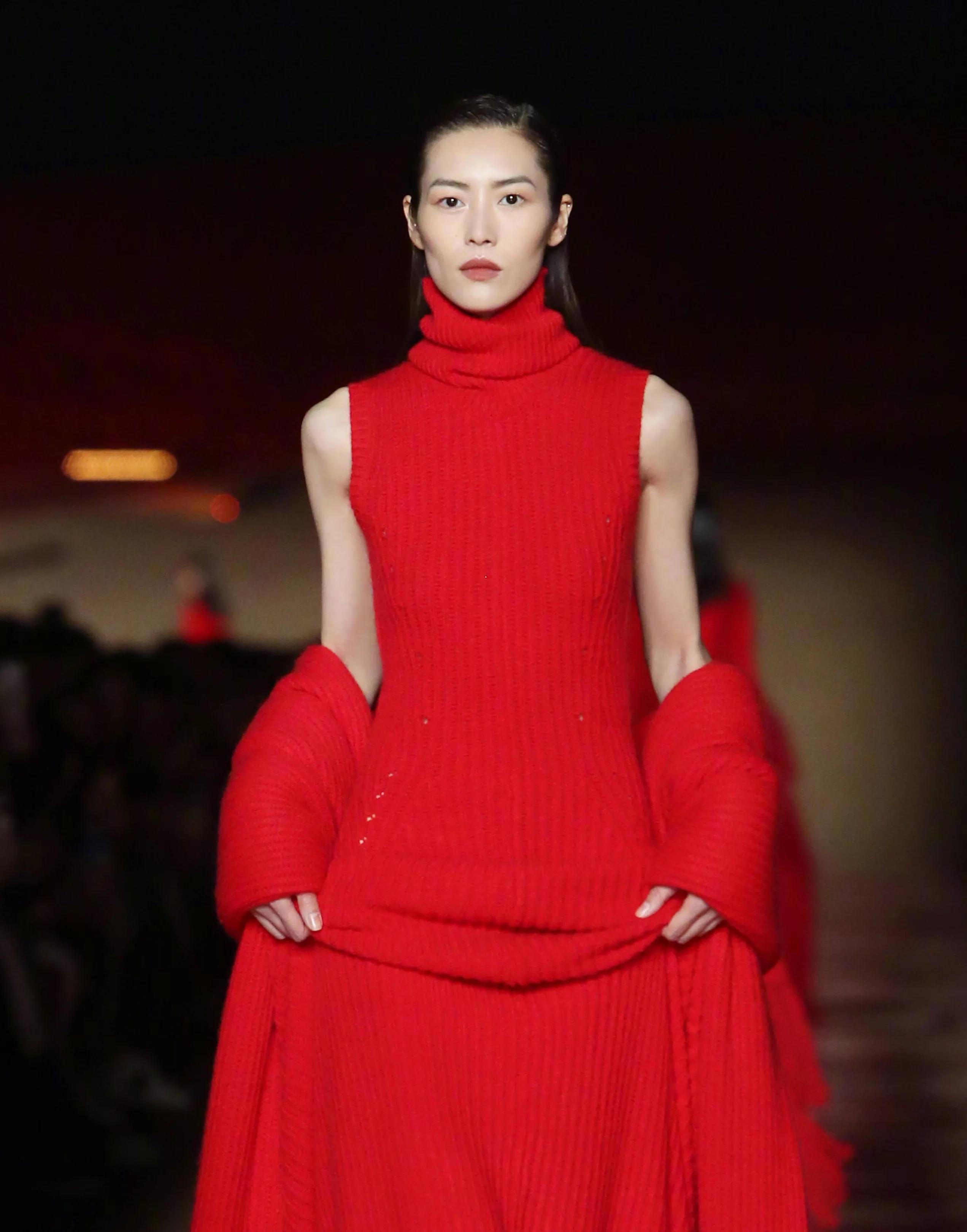 雅诗兰黛首位中国代言人,杨幂代言雅诗兰黛粉底液是哪款