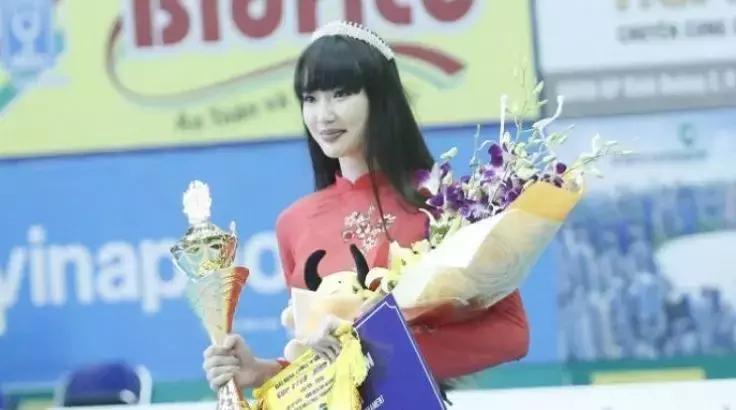 让人惊艳的排球女神,4年前排球界第一美少女现在模样