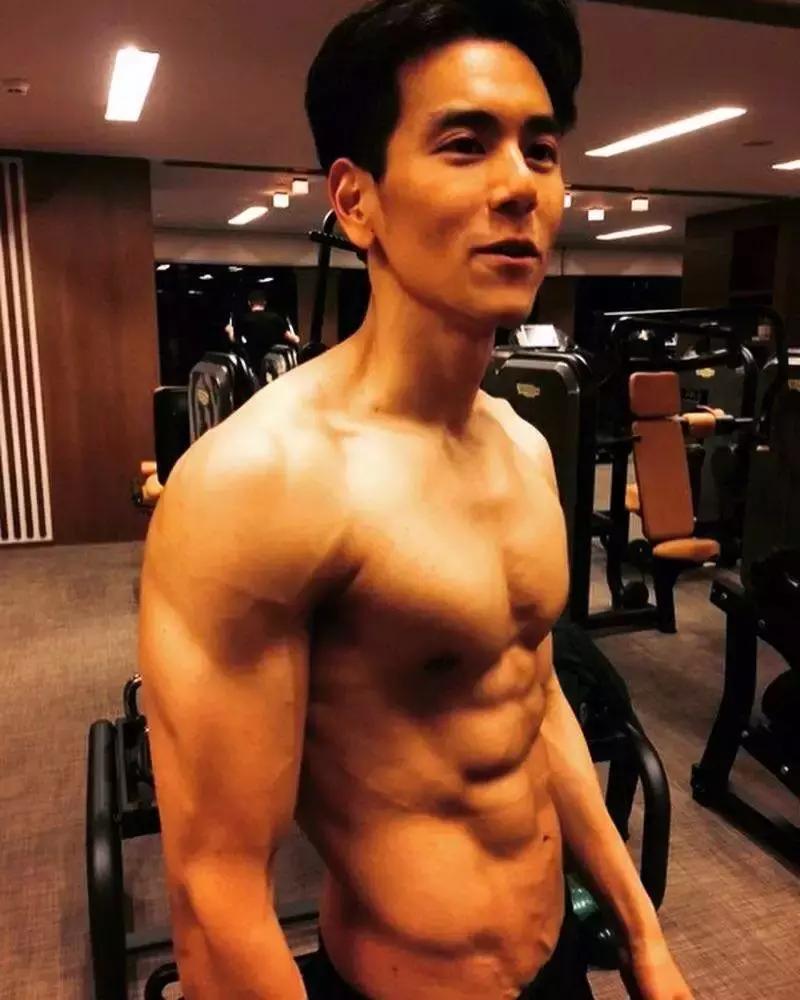 腹直肌分离锻炼视频,最简单的产后腹直肌恢复方法