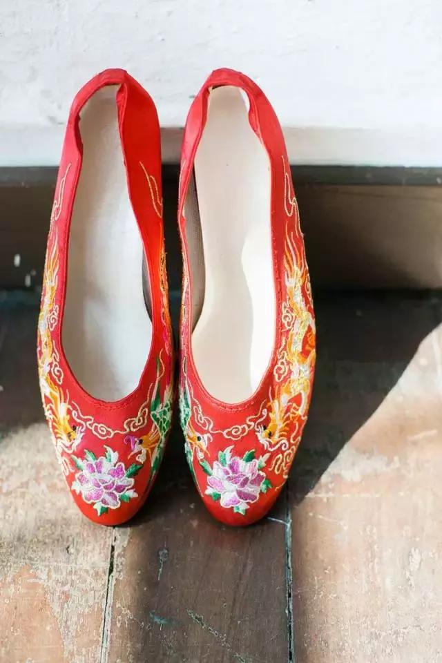 多年失传的绣花鞋,99两双传统工艺绣花鞋