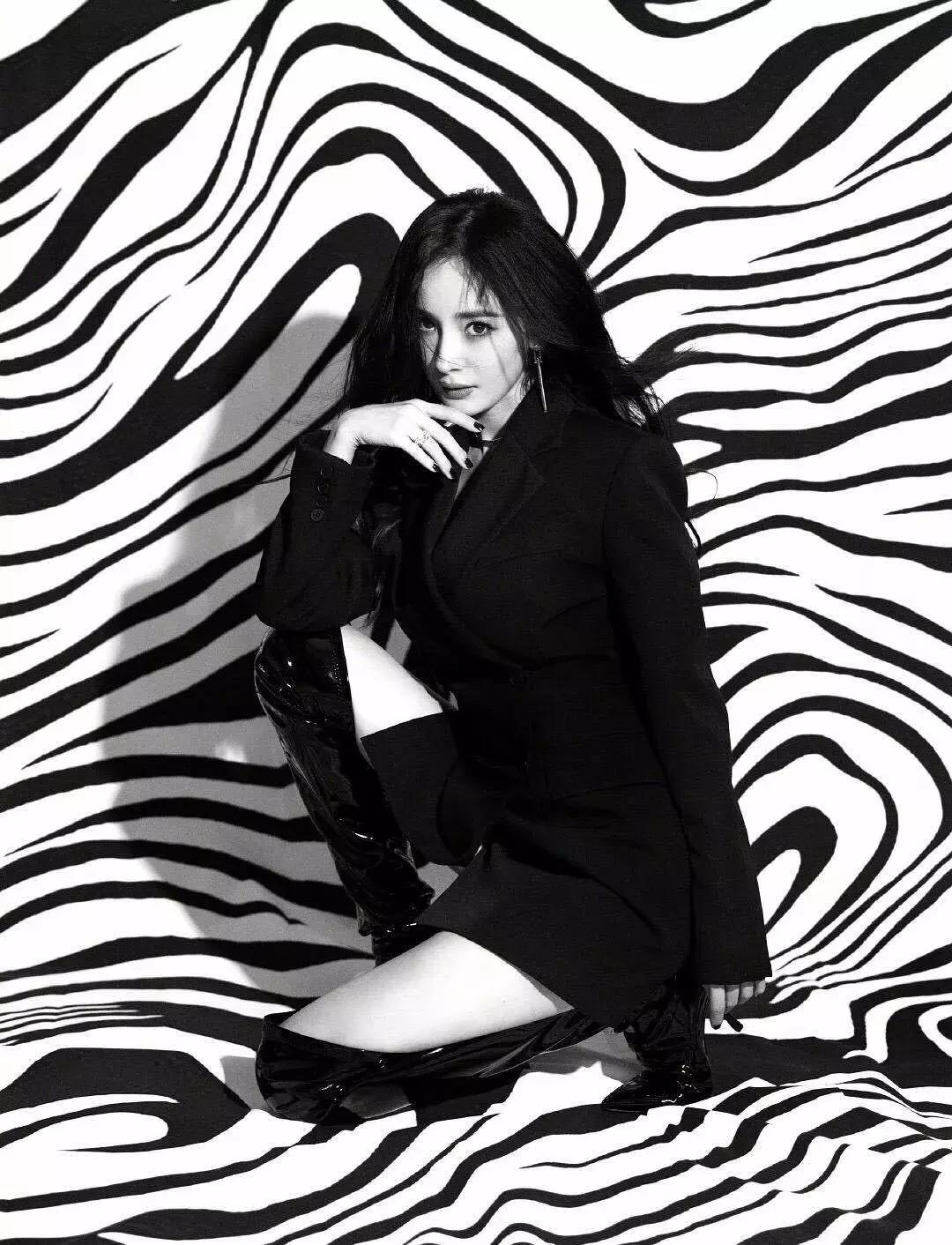 黑化后的女星杨幂,离婚黑化