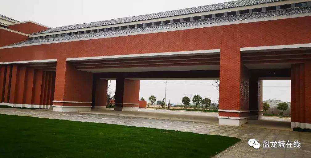 卓尔足球场建设进度,盘龙城卓尔足球学校