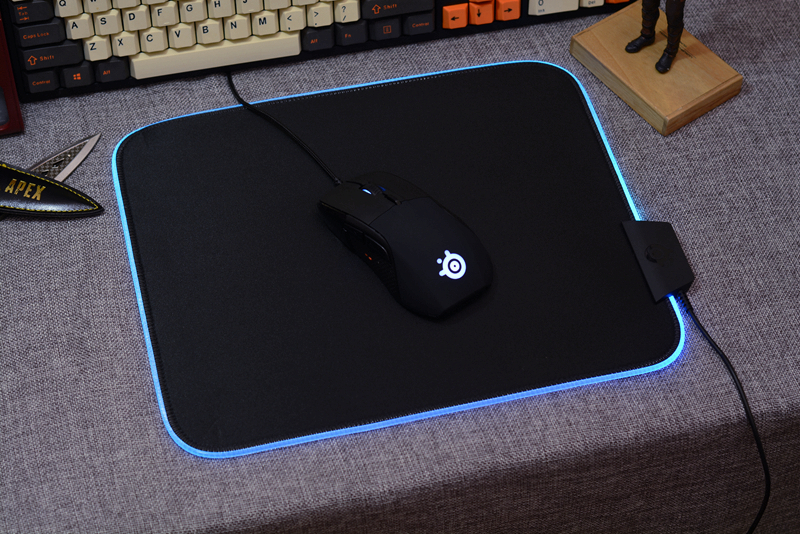 钢厂又出幺蛾子，鼠标垫也能显示游戏血量，这是什么操作