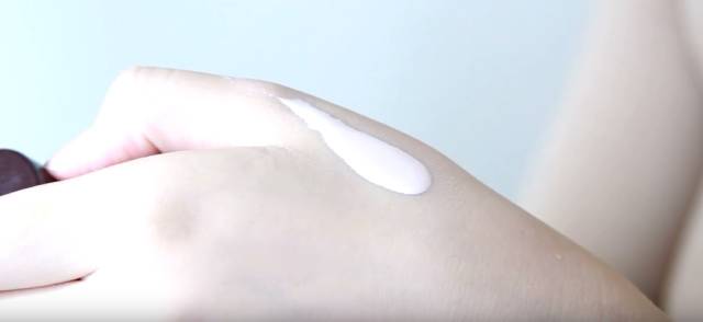 化妆到底先隔离防晒还是粉底液,化妆顺序先气垫还是防晒