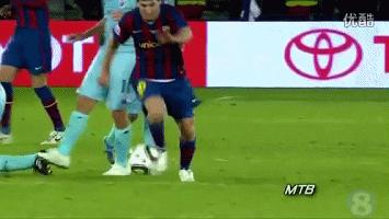 晃倒博阿滕gif恶搞,梅西晃倒博阿滕搞笑p图动画