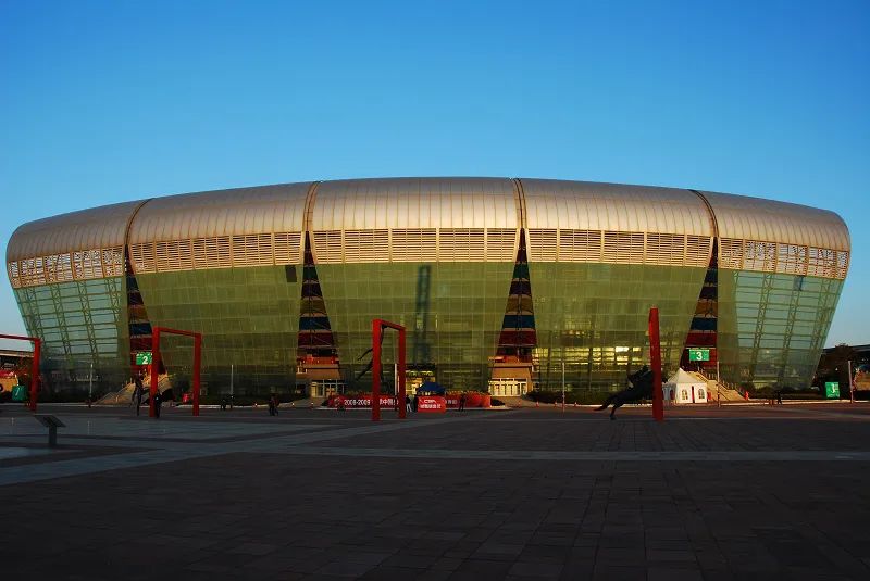 生命运动的颂歌──新亚洲体育城体育艺术广场系列雕像欣赏