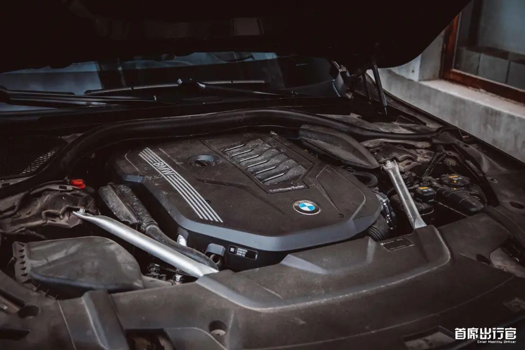 一台宝马740,一辆宝马740