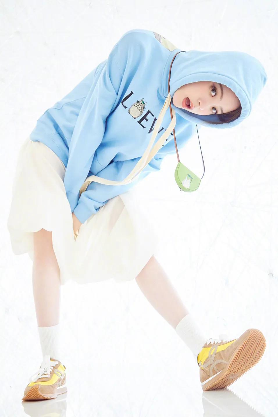 德训鞋奶油蓝白,白百何黑色德训鞋穿搭