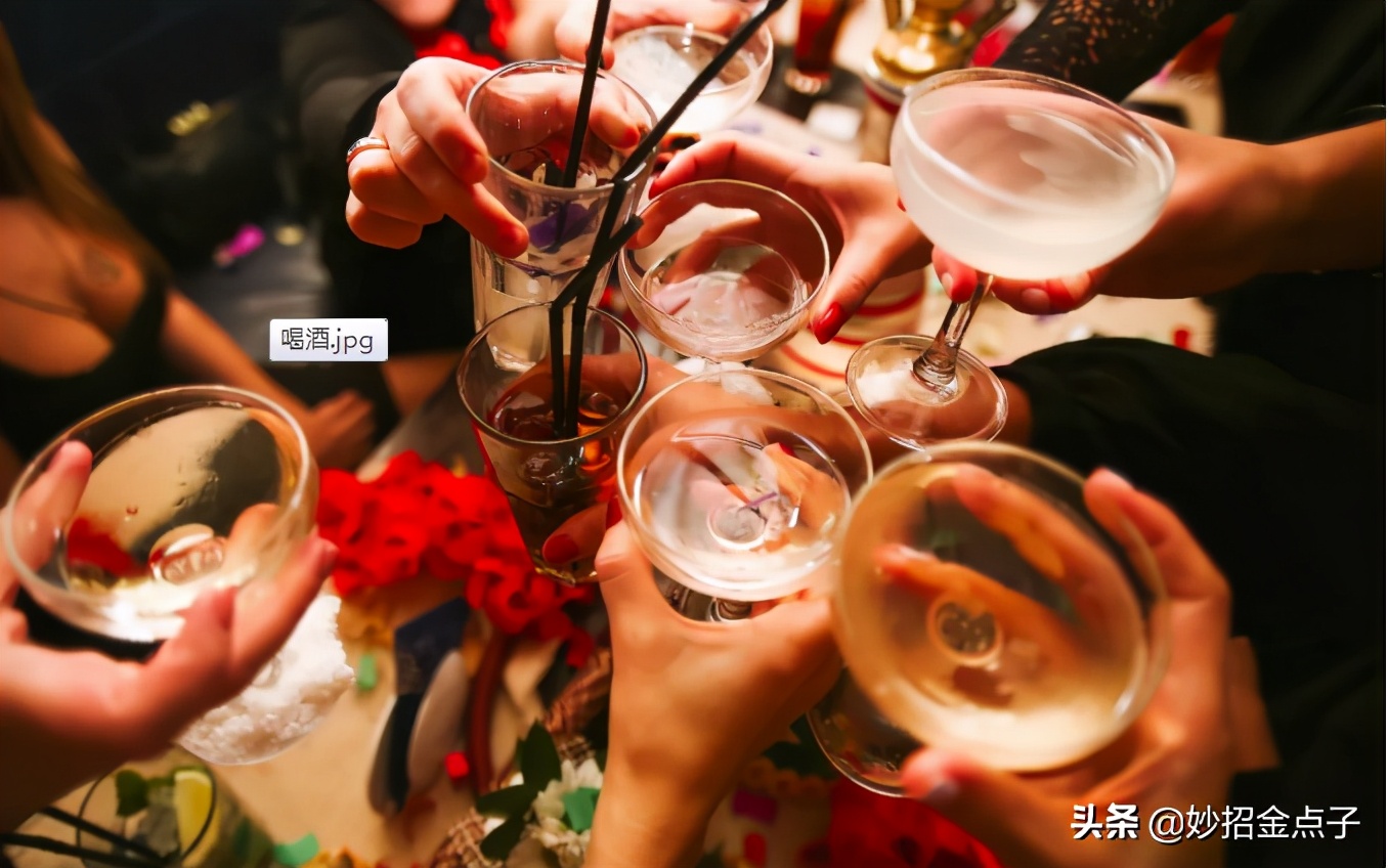 喝酒脸红的和不脸红的哪个酒量好,脸红喝酒好还是脸白喝酒好