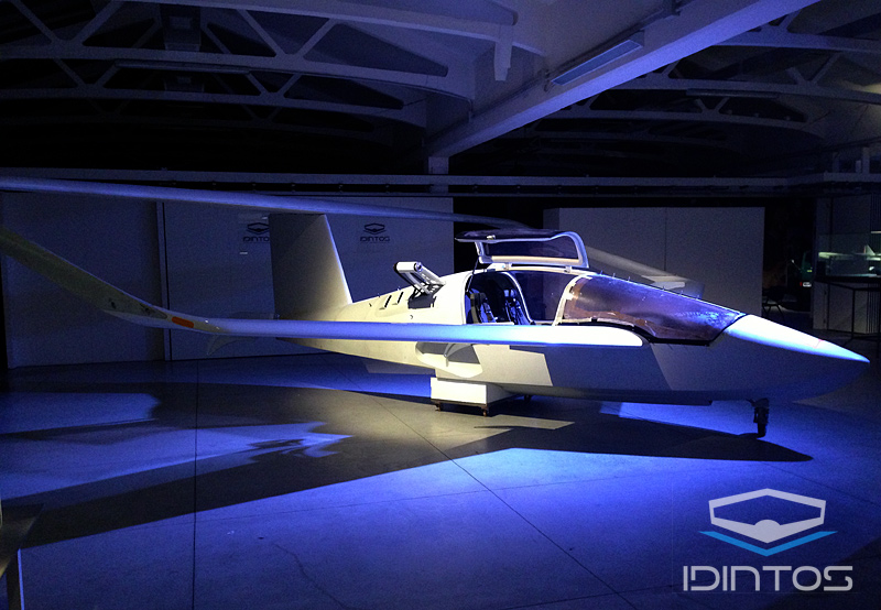 既帅气又能飞的飞机纸飞机怎么折,飞机该怎么折才能飞得更远