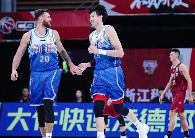 周琦25+22创纪录,周琦郭艾伦耐克代言费