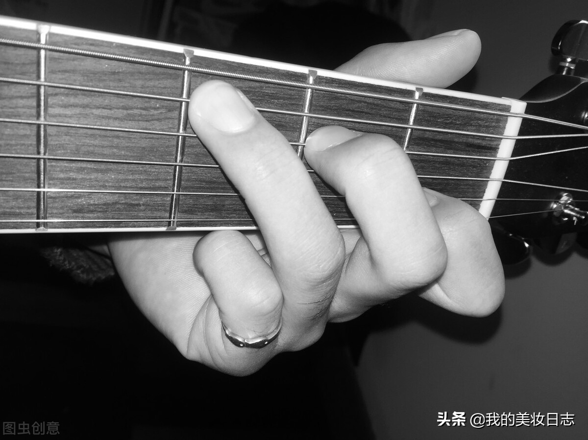 女式戒指的戴法和意思,女士戒指的戴法与含义大全