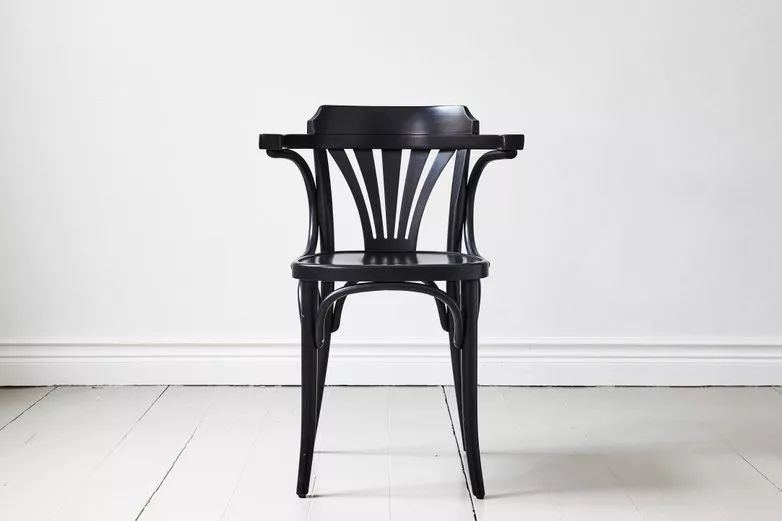 探访TON工厂看经典椅子背后的故事|疯狂24h我们去捷克干了啥？