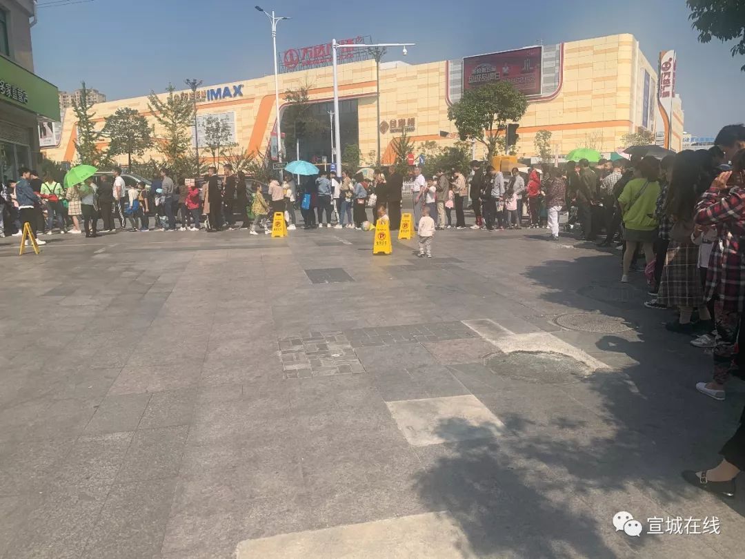 安徽宣城老乡鸡,广德老乡鸡排队视频