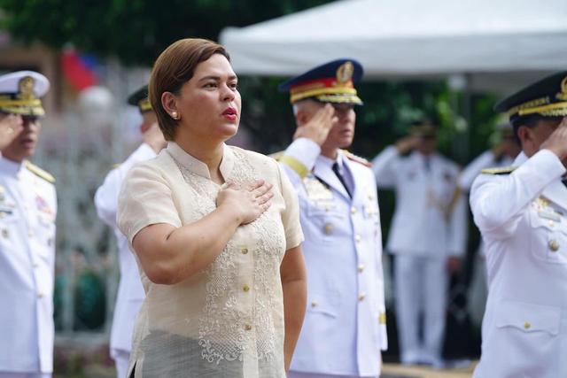 虎父无犬女，反美亲中的萨拉即将登场，杜特尔特为她全程保驾护航