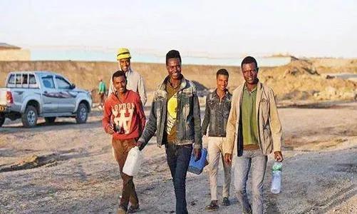 中国人在非洲打工有多吃香，工资真的是国内的几倍吗