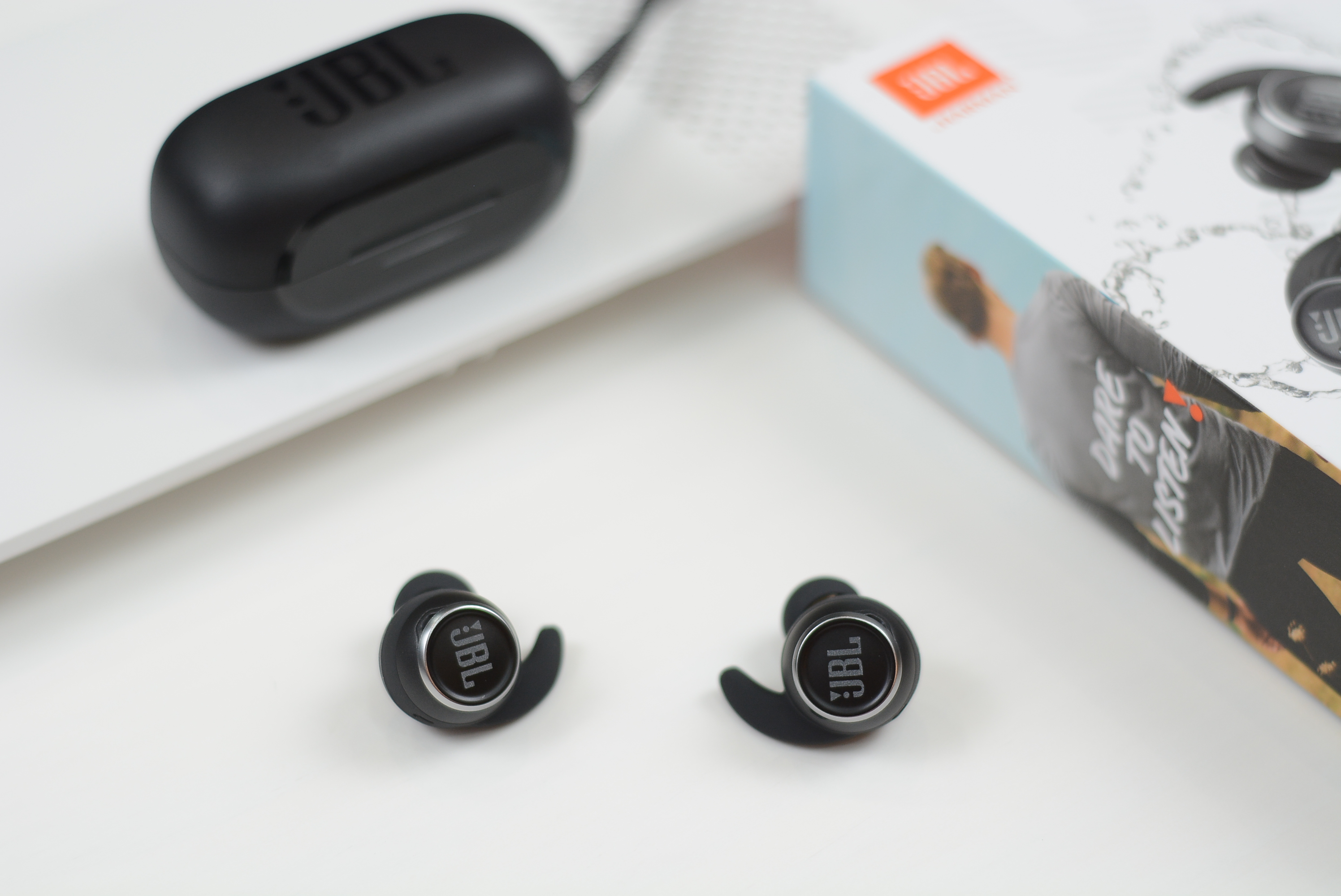 jbltune130nc入耳式无线耳机,专业人士jbl头戴式耳机推荐