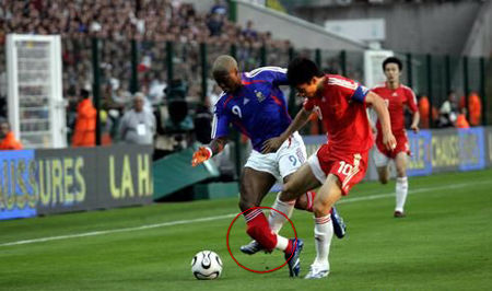 韦世豪恶意伤人事件,韦世豪足球事件