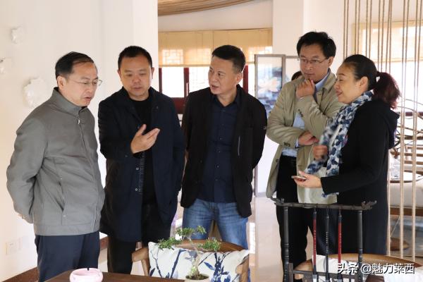 身兼数职的“新农人”—何少杰