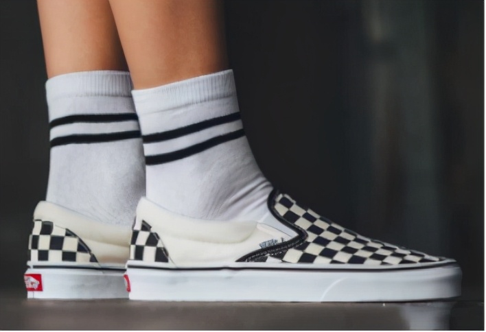 漫天炒鞋，不值得！500元内可以体验到的过万脚感+设计