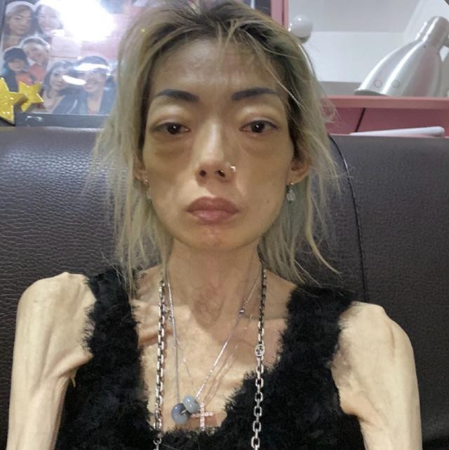 23岁女明星拒绝牛津大学，选择嫁入豪门，8年后过着这样的生活