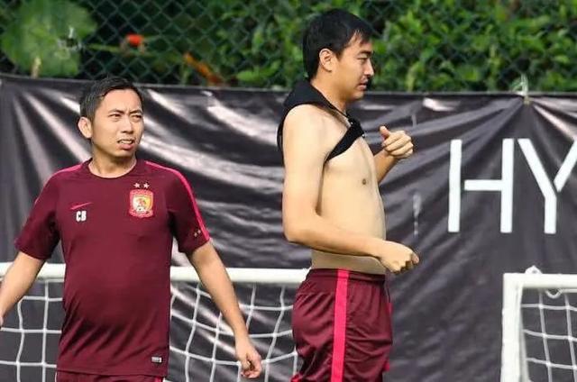 国足身材跟游泳队身材,国足身材好不好