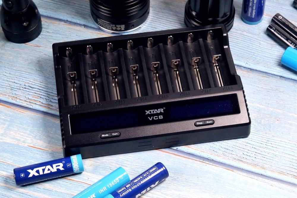 要痛痛快快地玩,就得配上这个8槽充电器才行