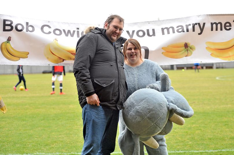 足球场上奇葩红牌,足球奇葩故事