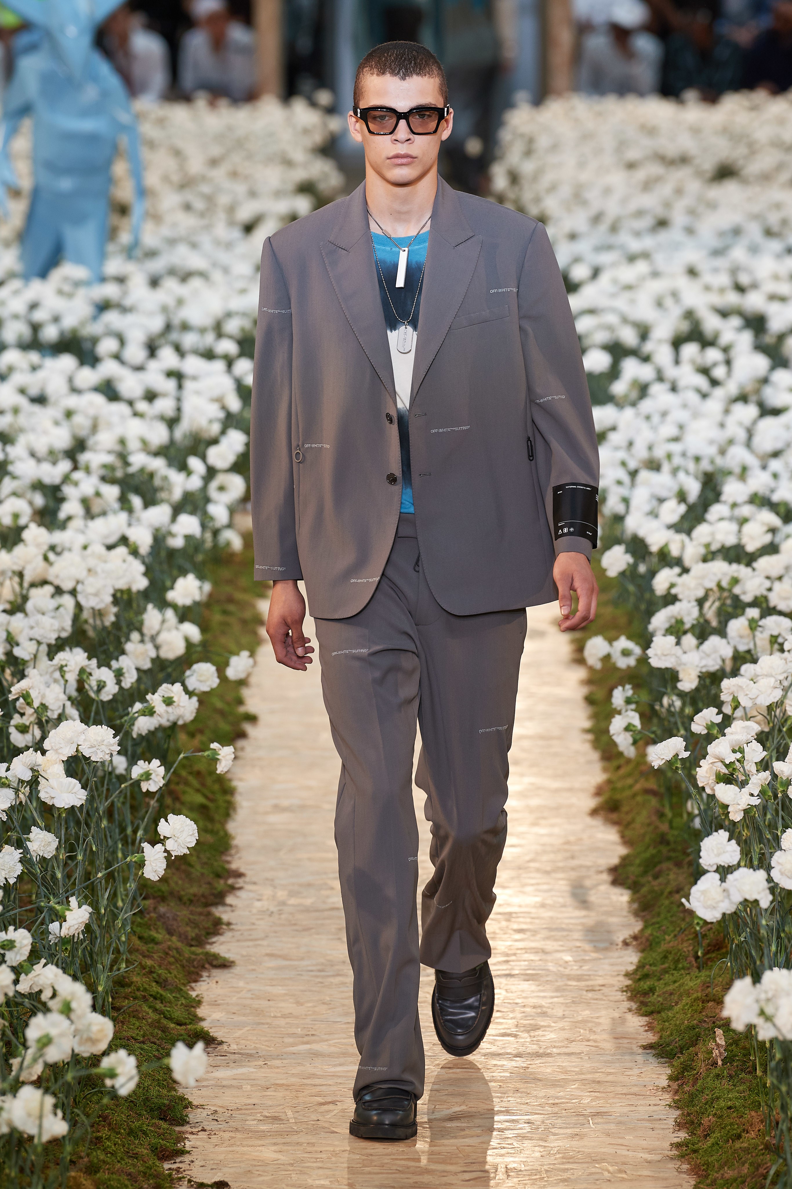 释出一双匹配GD联名AF1级别的鞋，我打赌它只出现在别人的鞋柜里