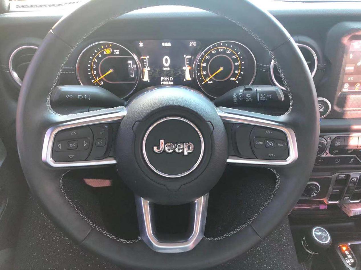 牧马人20万公里了油耗高怎么保养,农村小伙喜提路虎