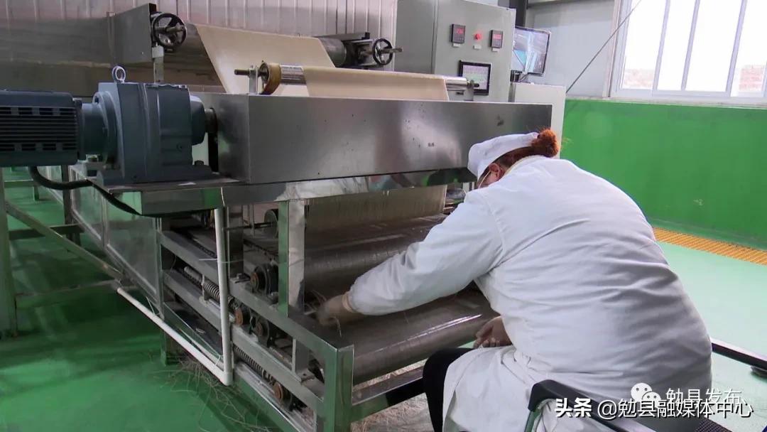 镇川镇胡家渡村：细⻓红薯粉，搭起致富桥