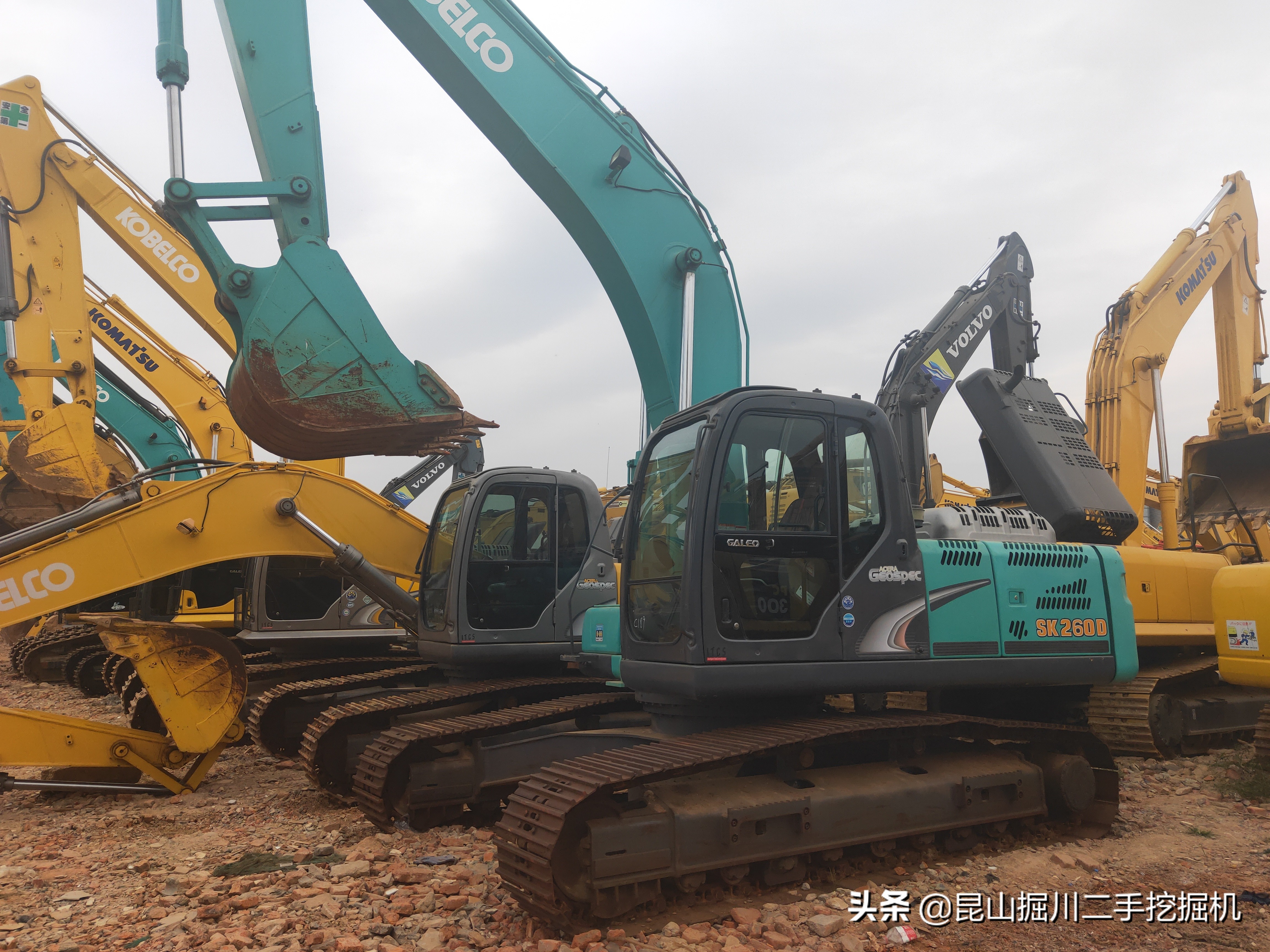 10万左右买二手挖掘机还是新挖机,买什么样的二手挖掘机最合适