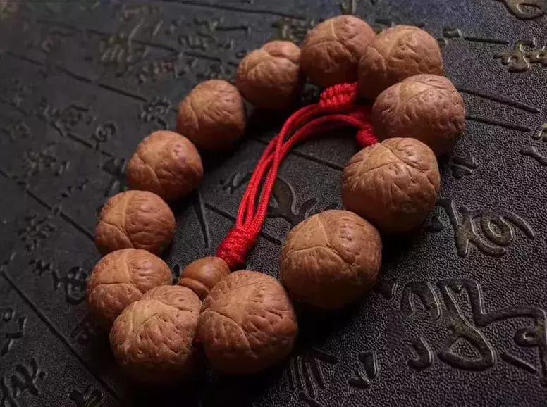 色差很严重的菩提有哪些,菩提最简单鉴别