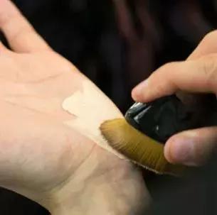 十大公认好用的粉底液排名滋润型,适合秋冬各种皮肤的粉底液