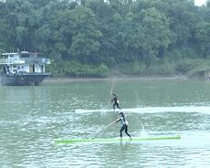 独竹水上漂直播,独竹漂开幕式