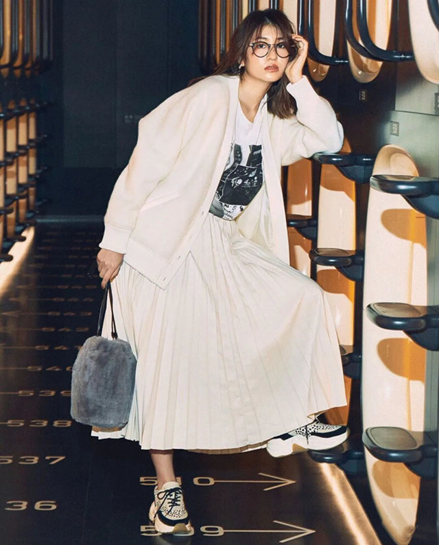 学会同色系穿搭法则,必须get的同色系穿搭高级永不过时