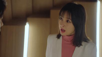 被一姐*压打**，她竟不是傻白甜！恋情、新剧、综艺全面开花？