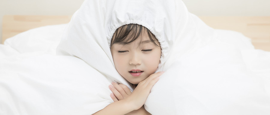 孩子咽口水嗓子疼什么原因,孩子说总咽口水