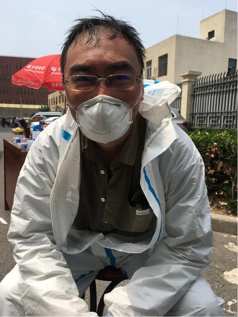 向抗疫一线人员致敬感人视频,向坚守在抗疫一线的物业人致敬