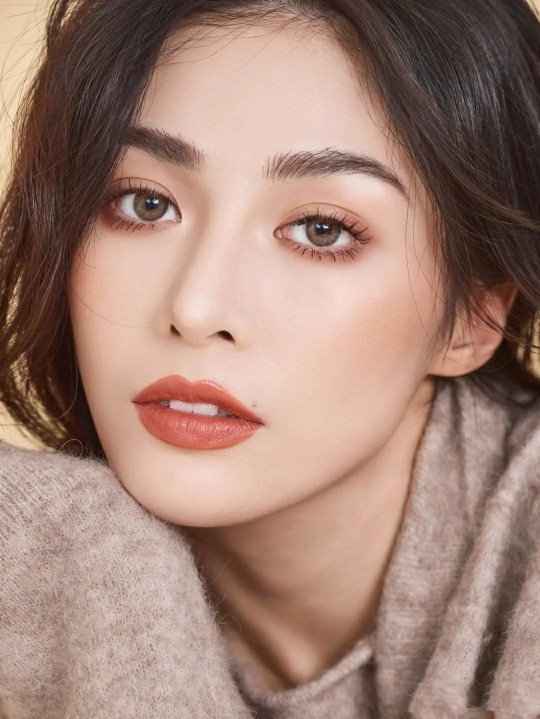 兰蔻什么色号适合暗黄皮肤,推荐色号兰蔻196