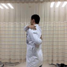 晚上睡觉肩膀怕凉怎么办,晚上睡觉肩膀发凉疼痛怎么回事