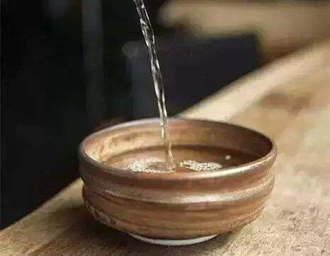 粮食酒与酒精酒有什么区别,粮食酒与酒精酒的区别对比