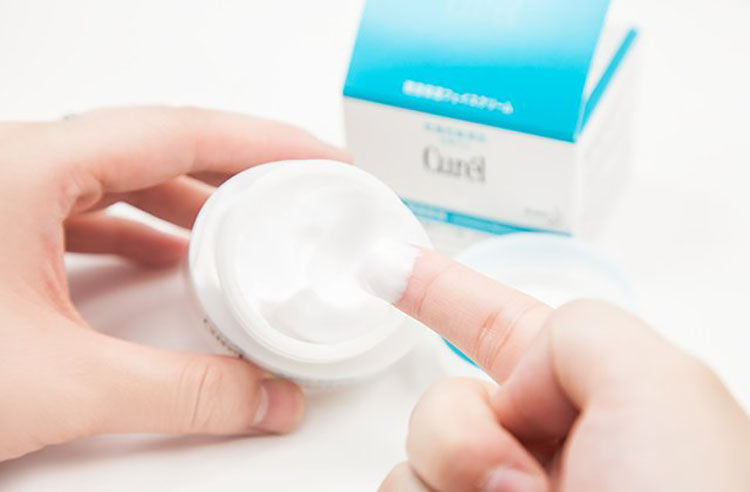 护肤用乳液好还是面霜好,乳液和面霜有什么区别